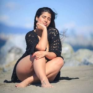 Meet your Posher, Julia